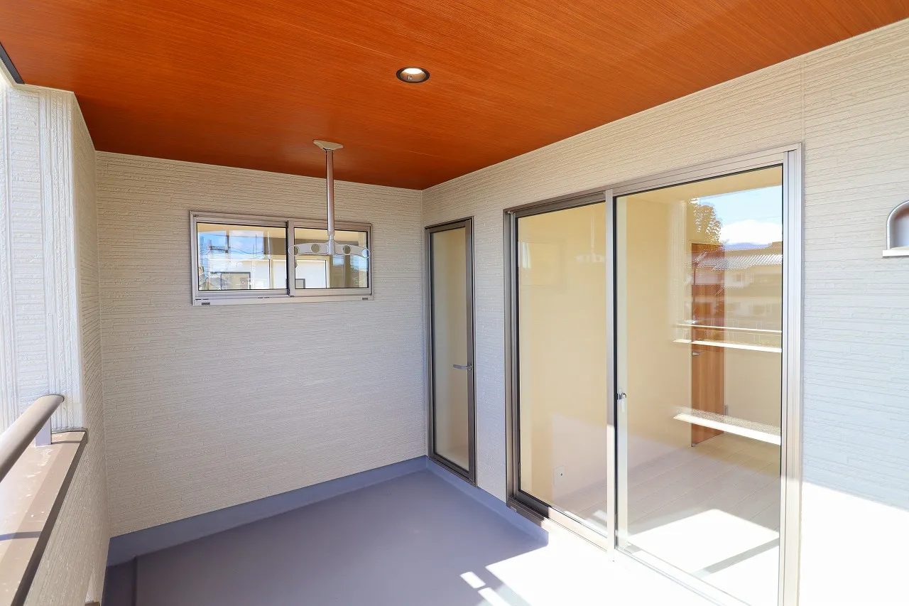 【4号棟インナーバルコニー】