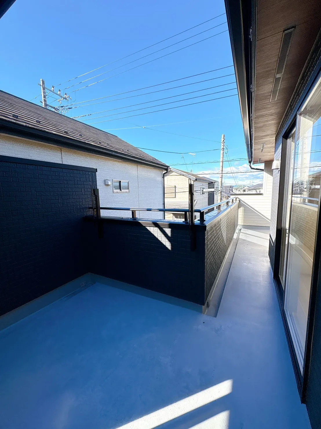 【バルコニー】便利で広々としたバルコニー日当たり良好です♪