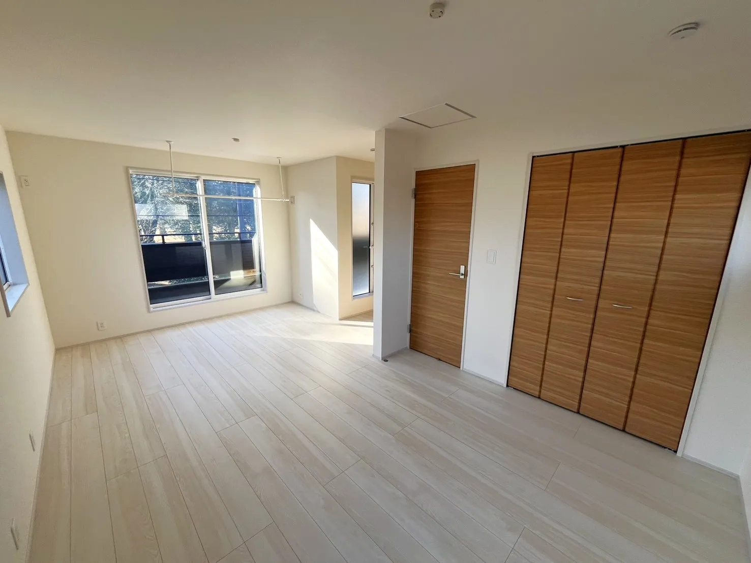 【主寝室】2つの部屋にアレンジできるフレキシブルルーム