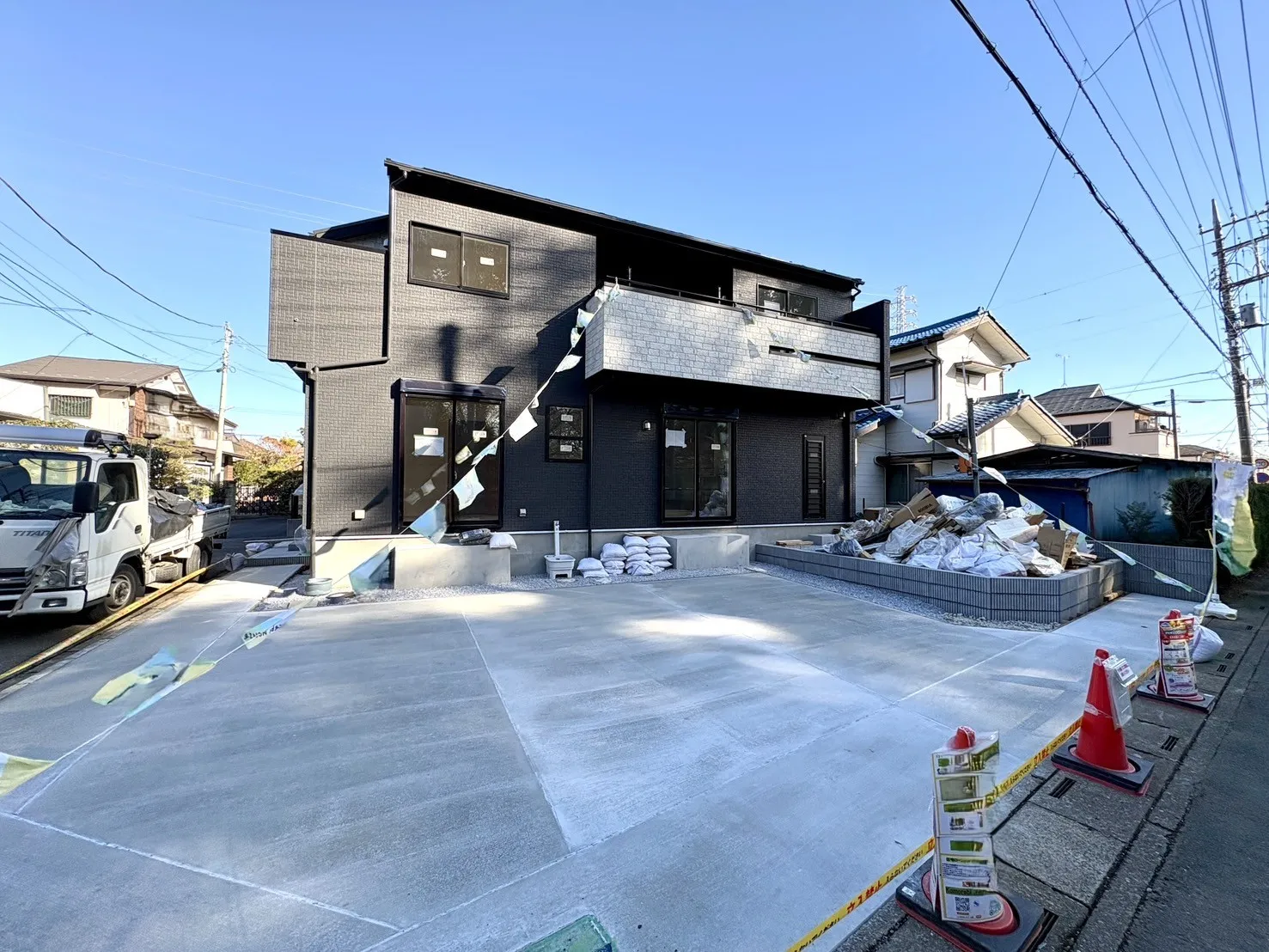 【販売現地】太陽光パネル標準装備♪