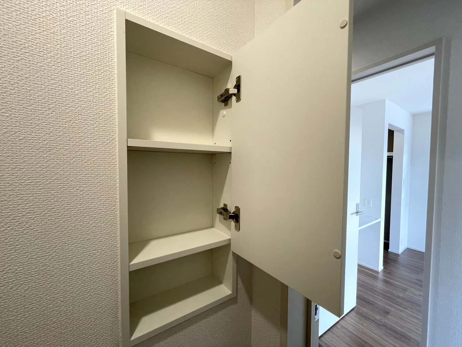 2号棟 トイレ 壁面収納