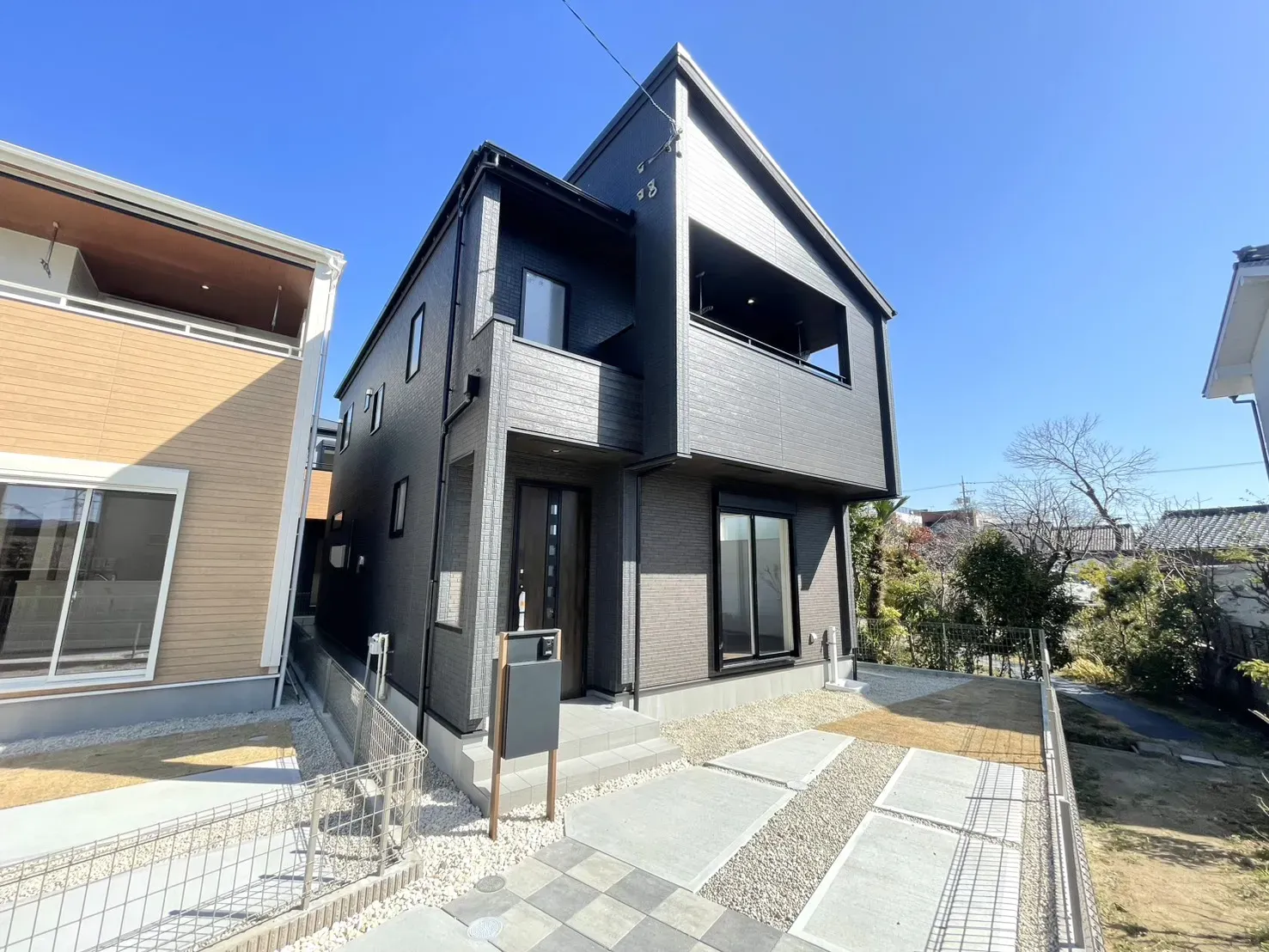 岡崎市福岡町の「ブルーミングガーデン 岡崎市福岡町新町5棟