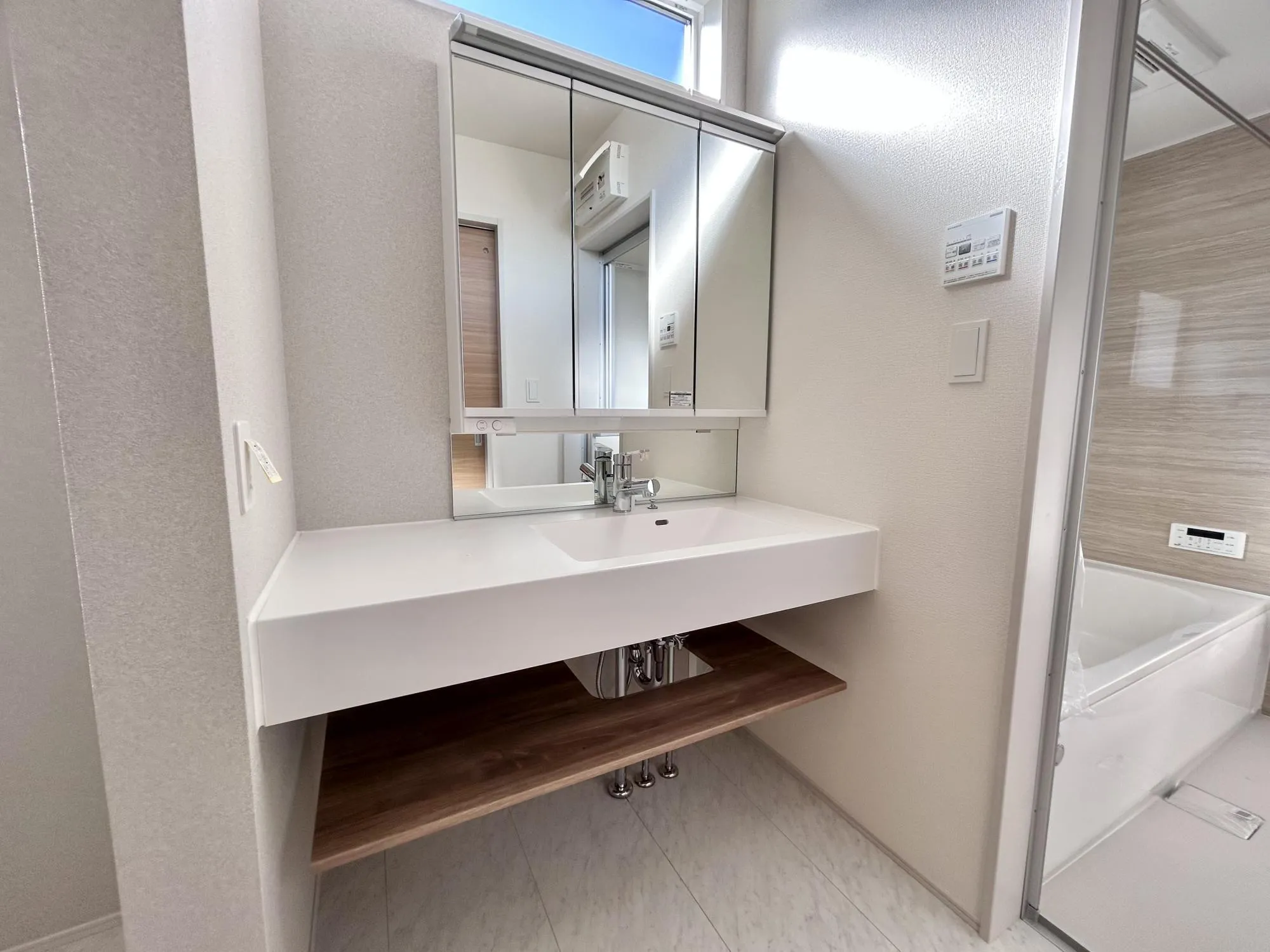 【8号棟洗面化粧台】