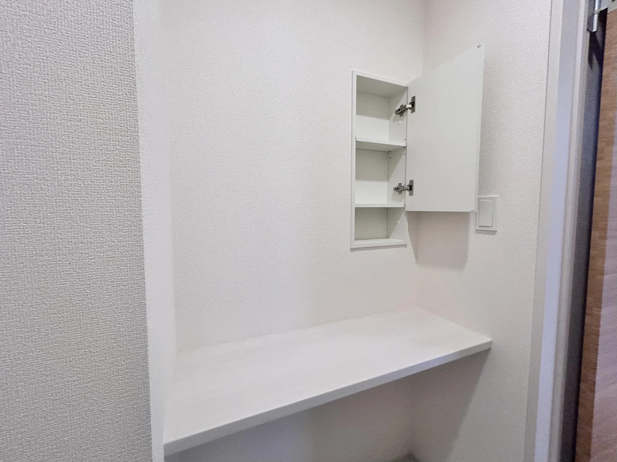 【1号棟/トイレ収納】