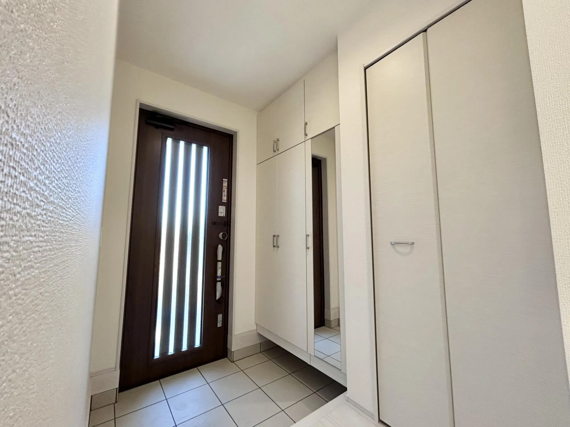 【4号棟/玄関】