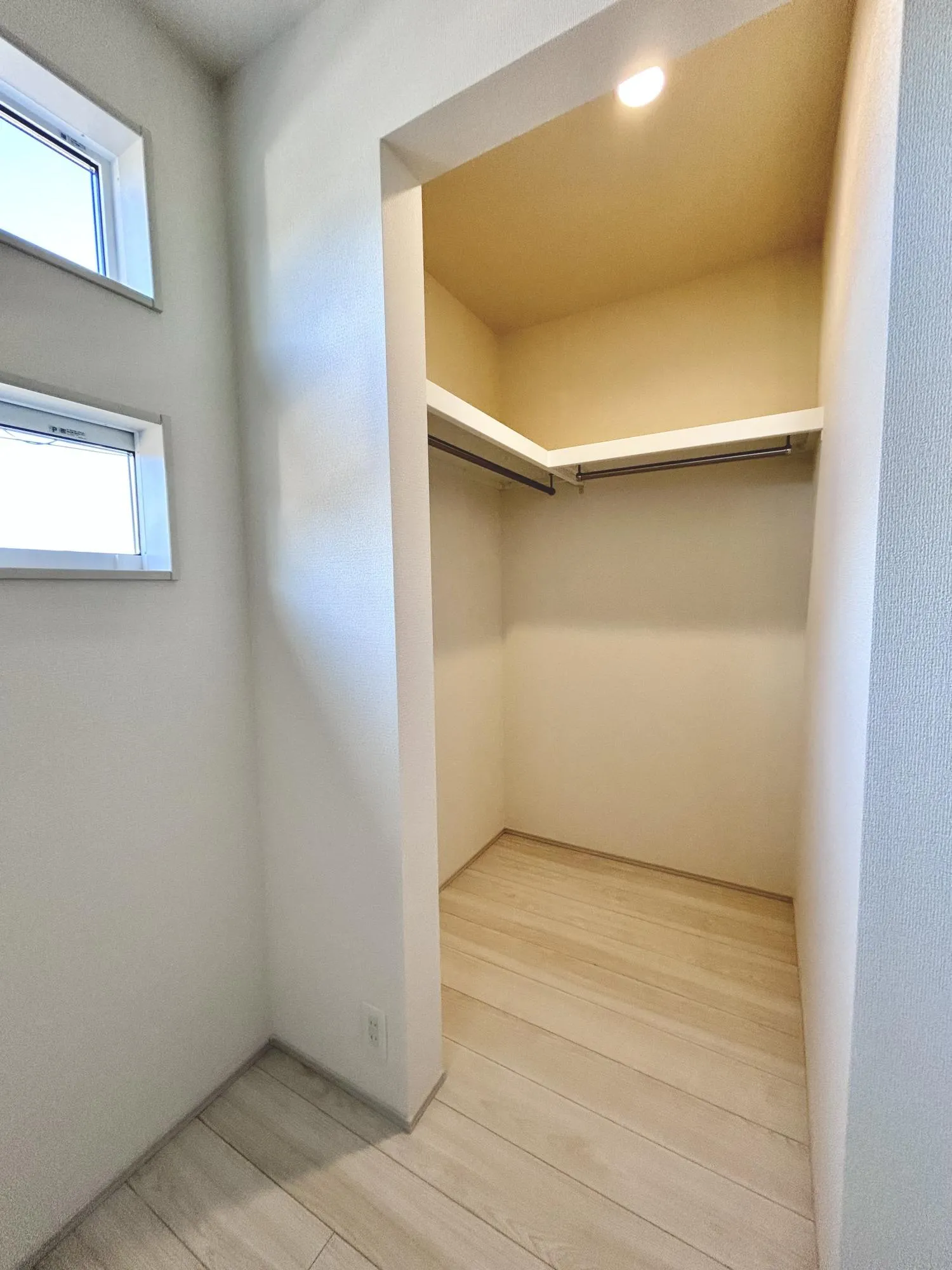 【6号棟/ウォークインクローゼット】