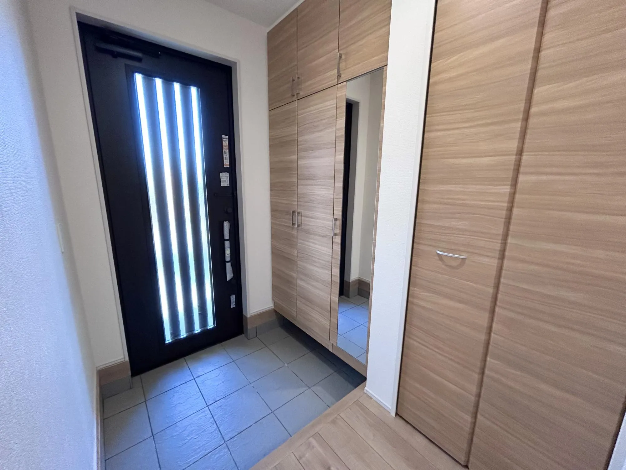 【7号棟/玄関】