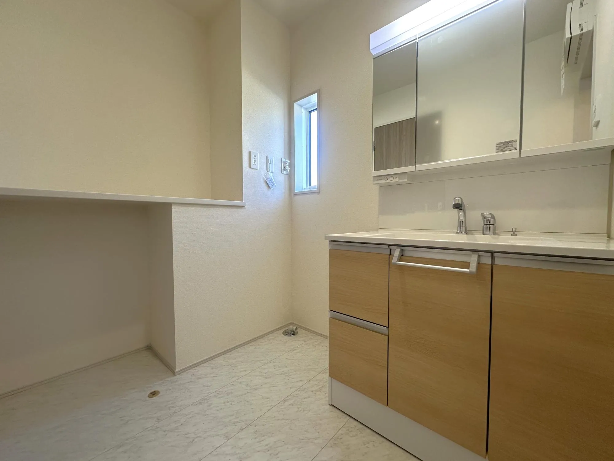 ②、⑤号棟　洗面所