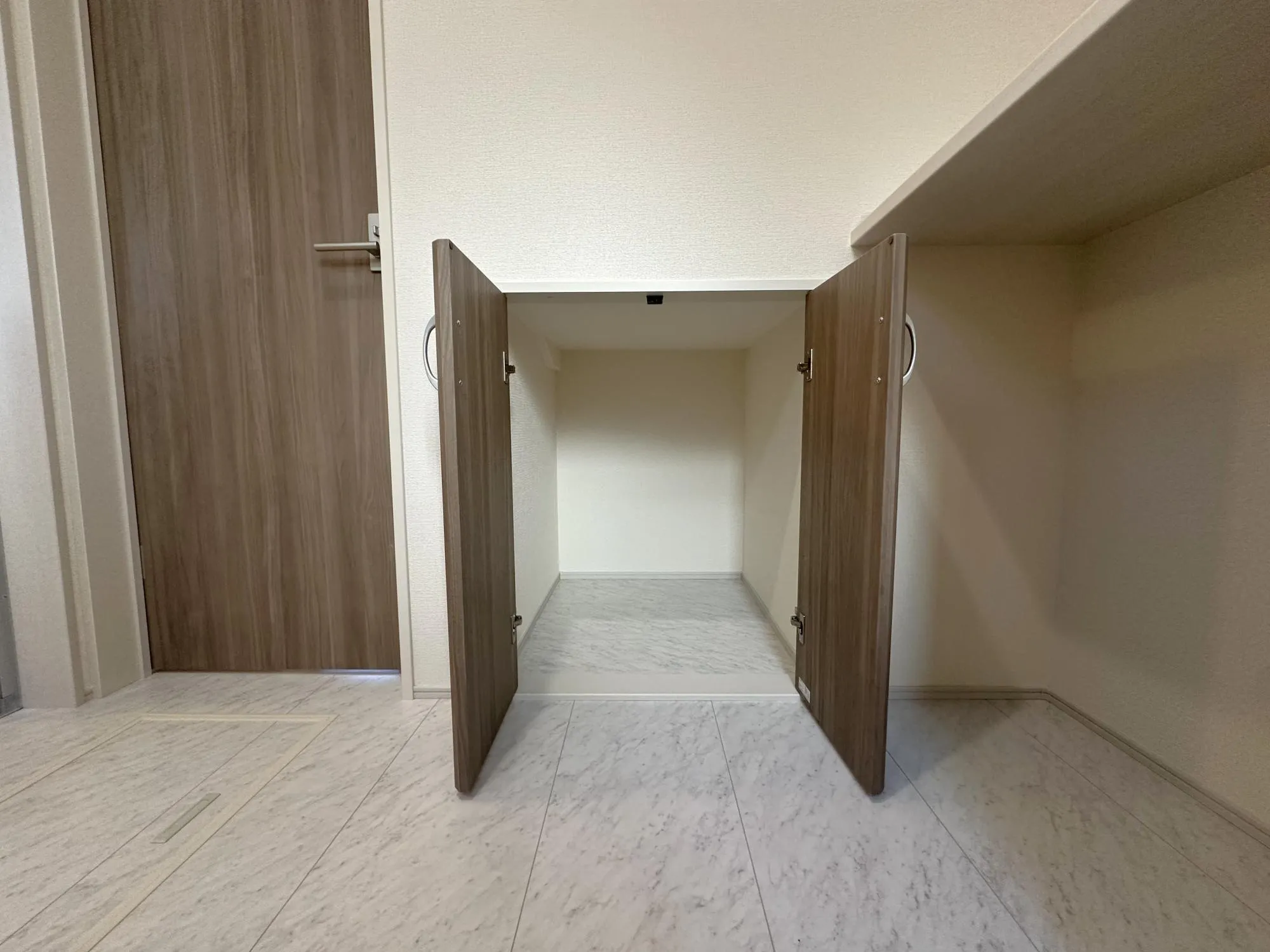 ②号棟　洗面所収納