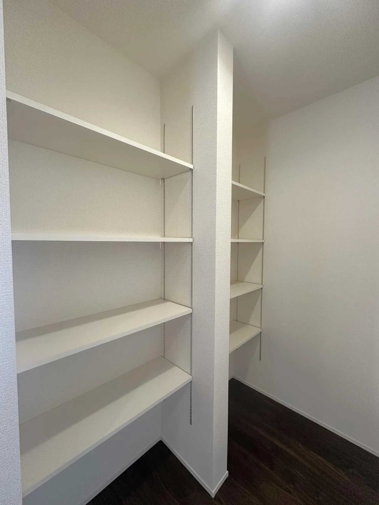 ⑥号棟 パントリー