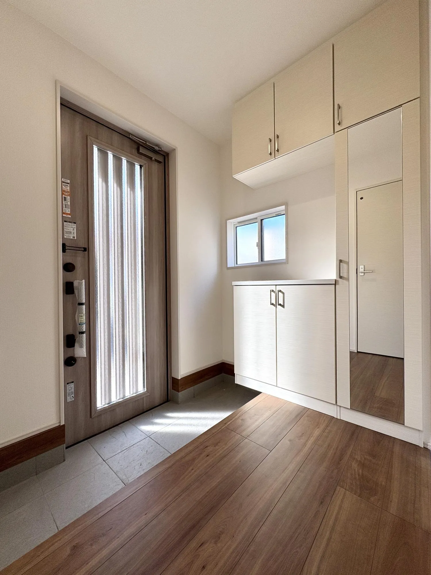 【1号棟/玄関】