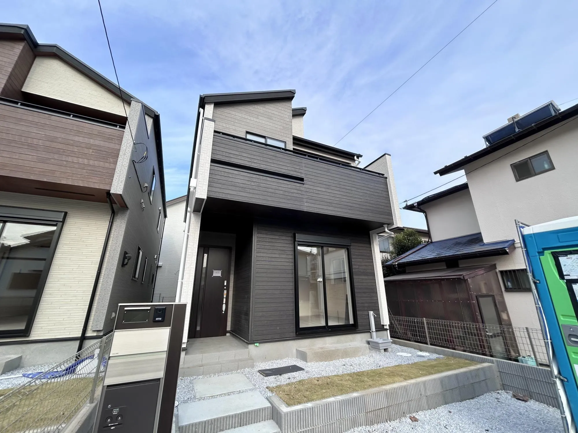 【1号棟外観①】