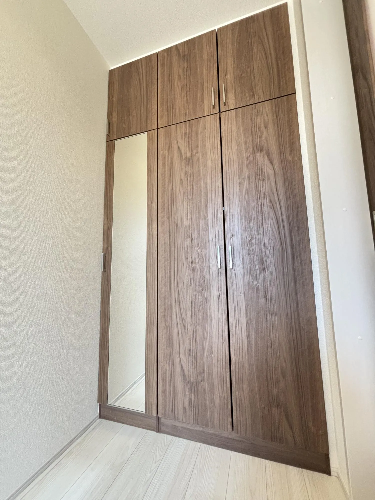 【1号棟玄関収納】