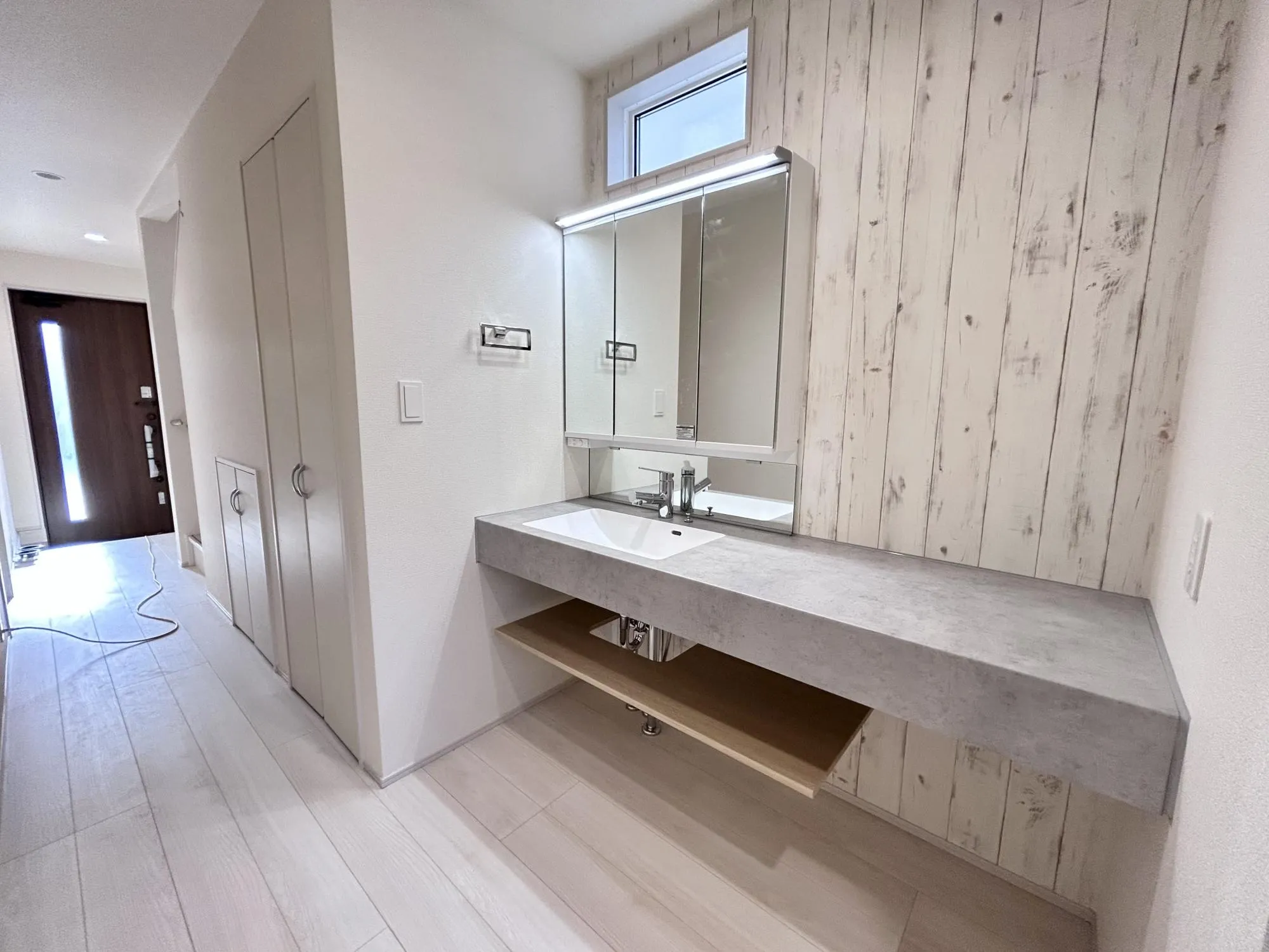 【2号棟洗面化粧台】