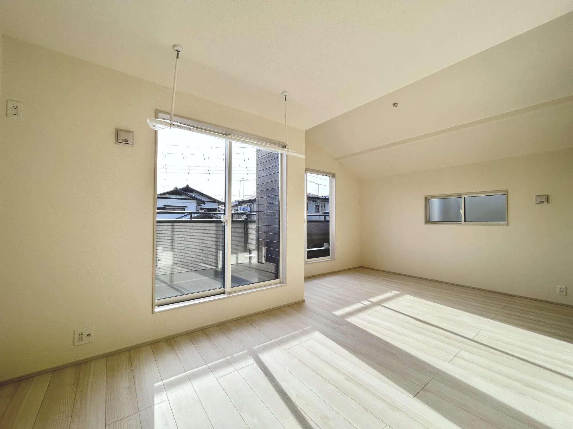 【2号棟洋室③】6.0帖、6.0帖