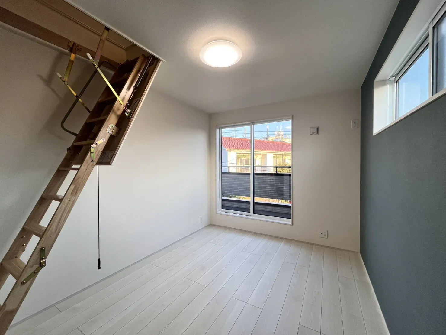 【3号棟】洋室6.0帖小屋裏収納(グルニエ)