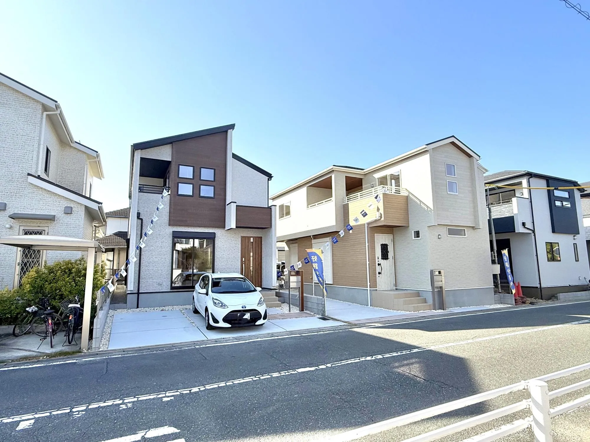 外観写真　左:④号棟　右:③号棟　2025年11月撮影