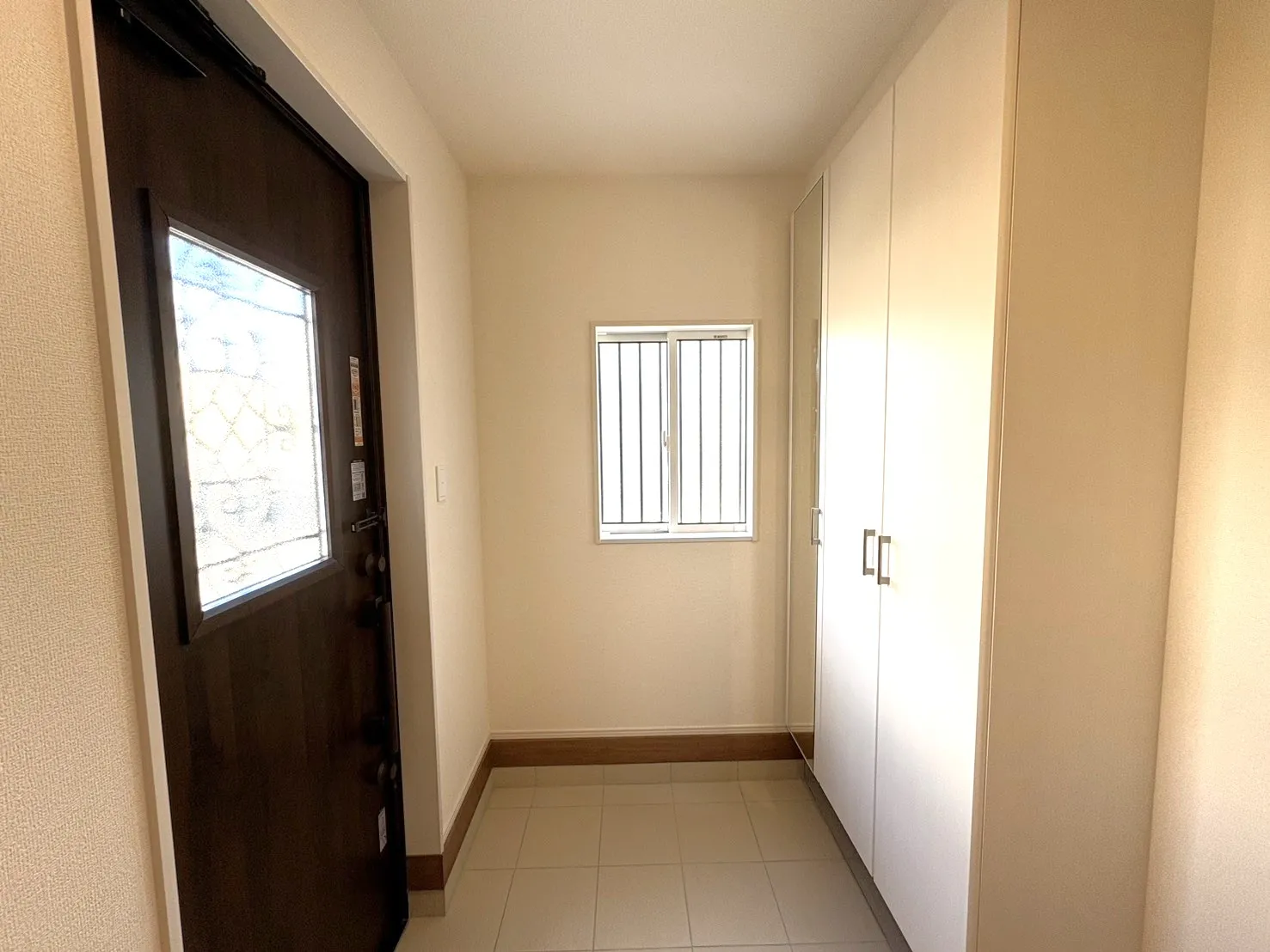 玄関　⑥号棟　2025年12月撮影