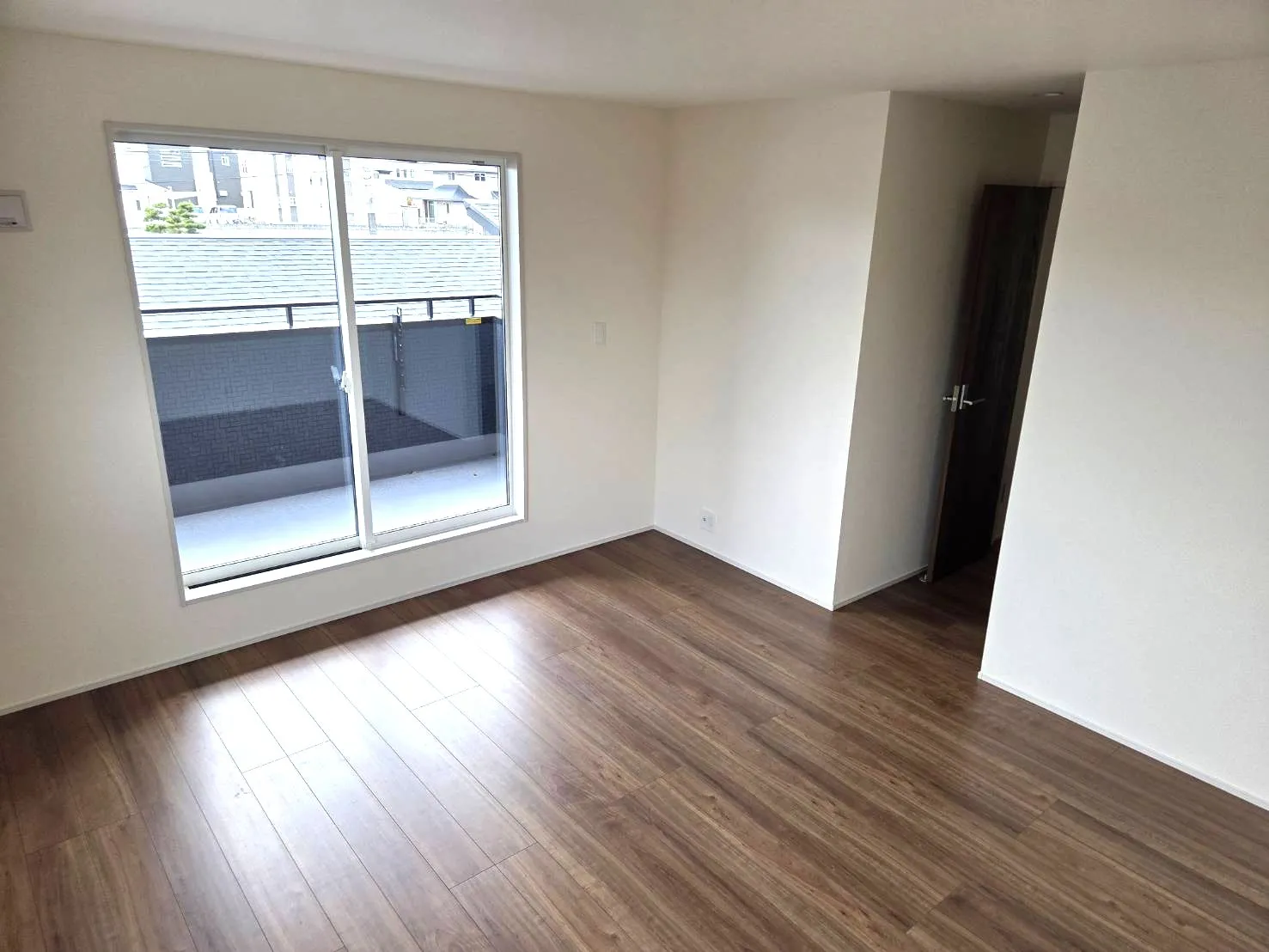 1号棟洋室・南向きの明るいお部屋