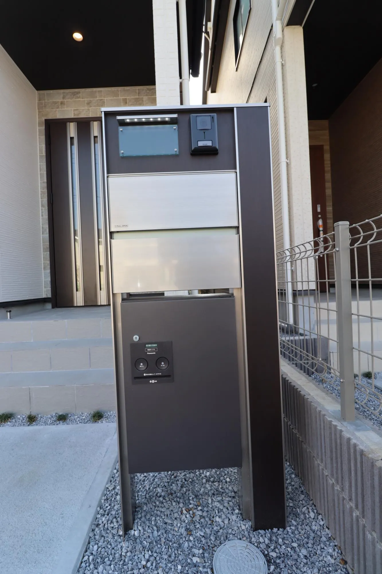 2号棟　宅配ボックス付きポスト