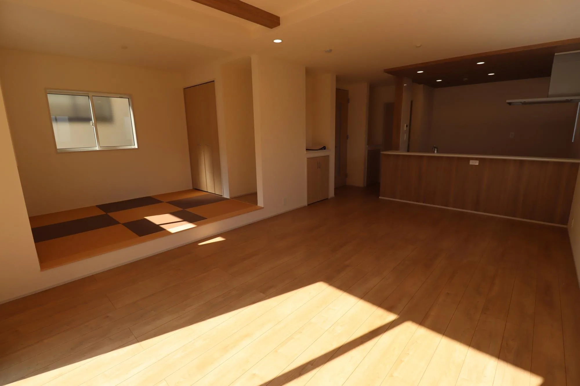 2号棟　リビングダイニングキッチン
18.0帖(カウンター含)