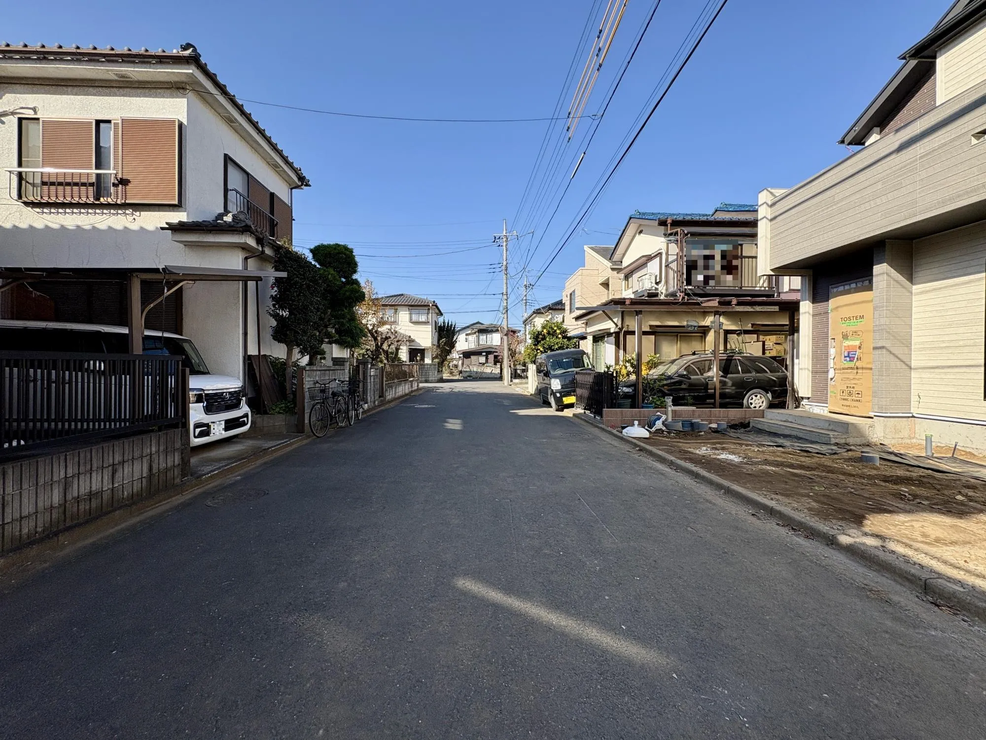 【前面道路含む現地写真】