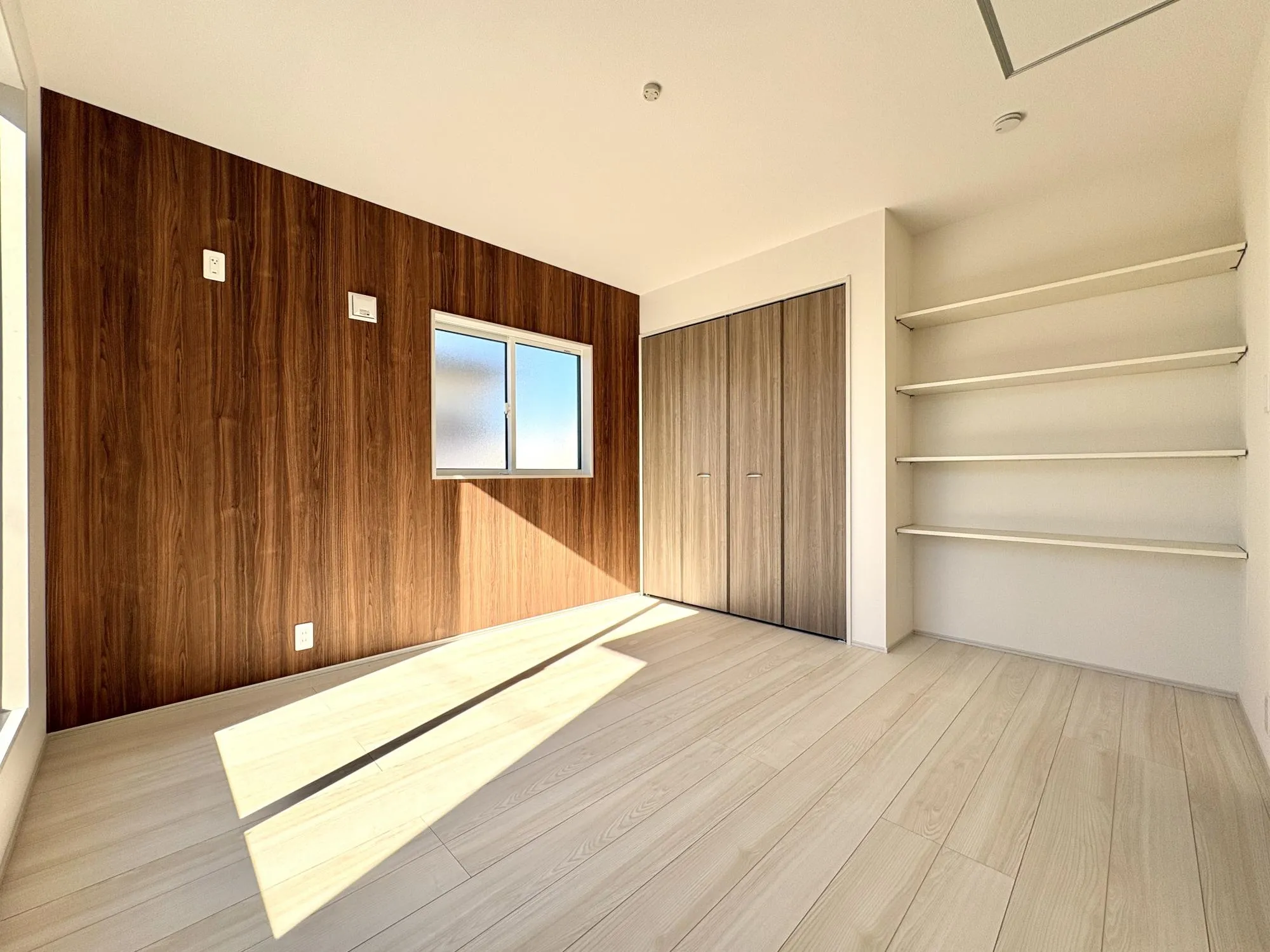 【1号棟/洋室(6.5帖)】