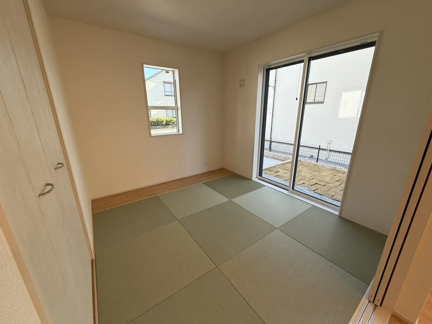 ①1階5.25帖和洋室