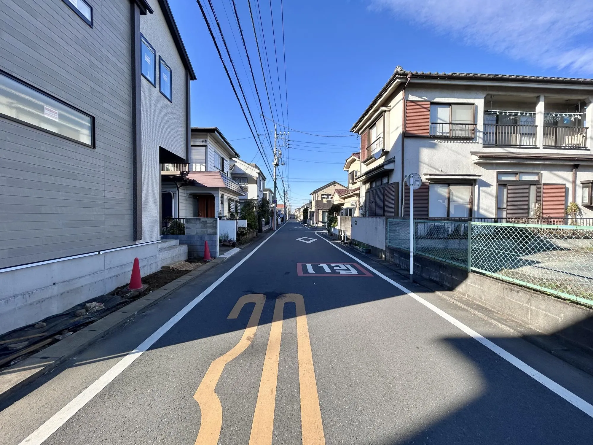 【2号棟前面道路②】