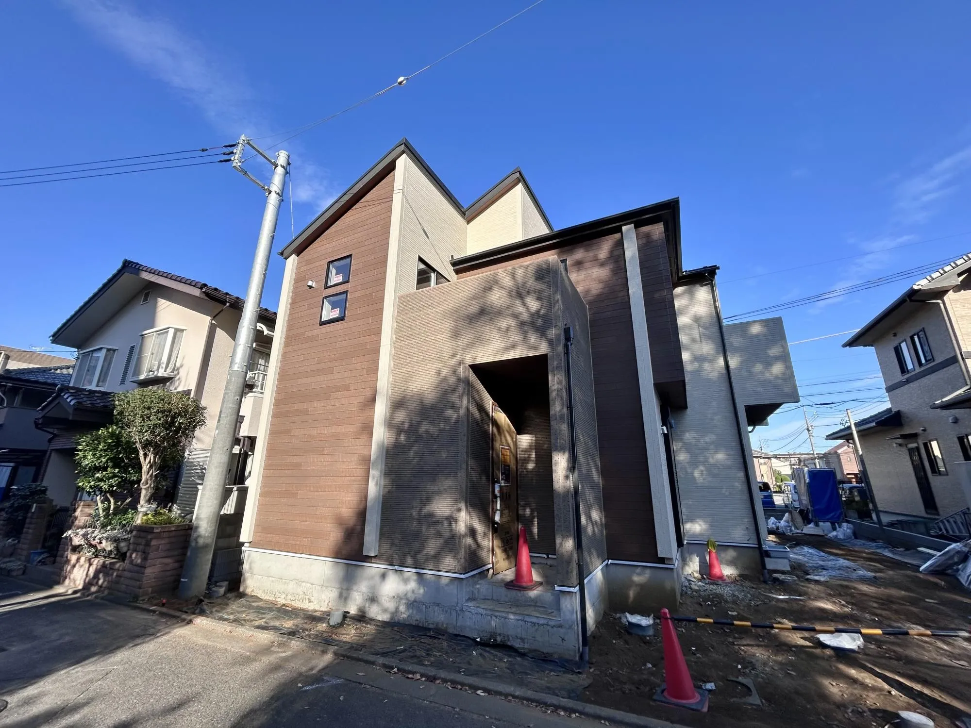 【1号棟外観①】