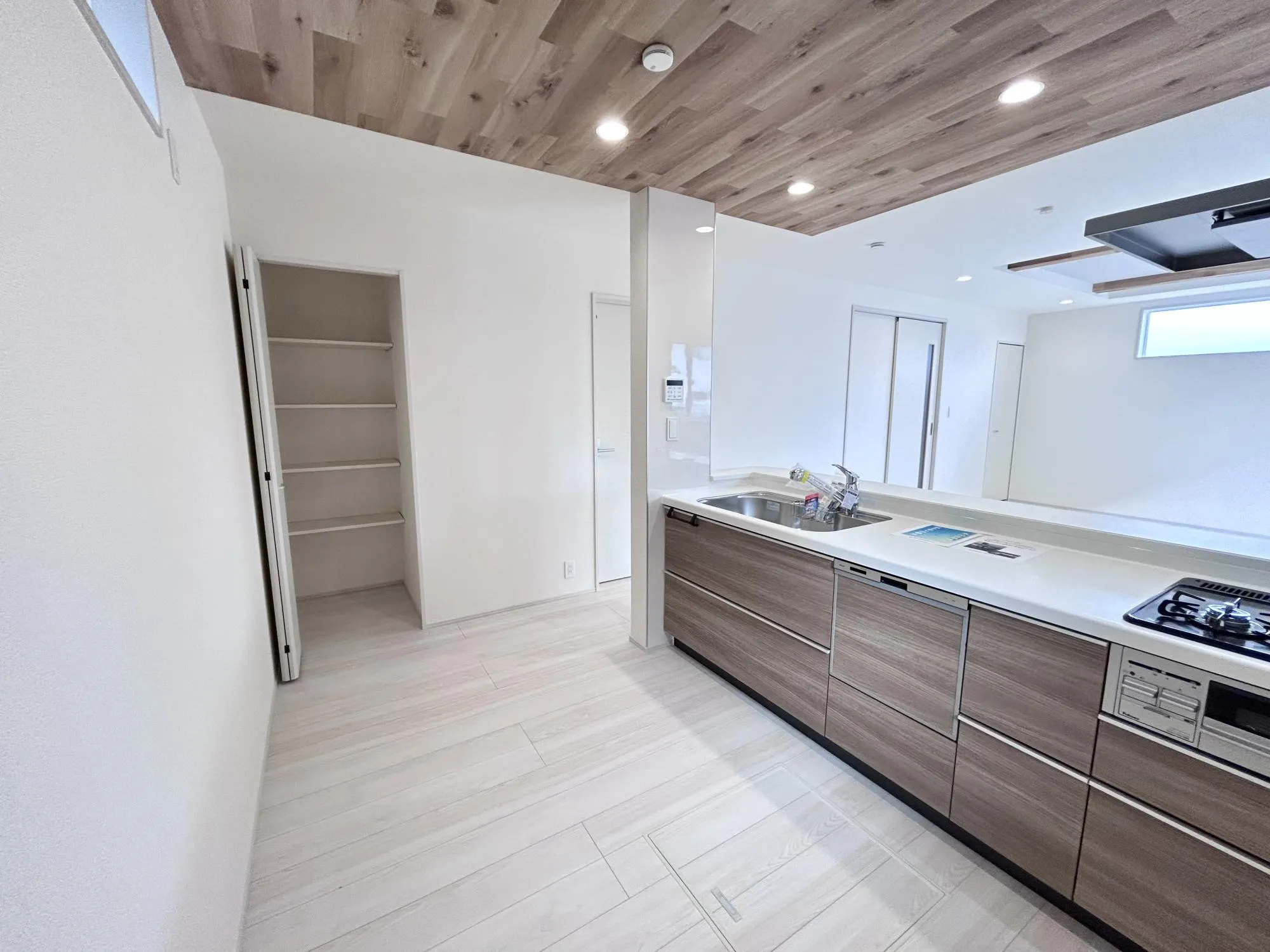 【2号棟/キッチン】