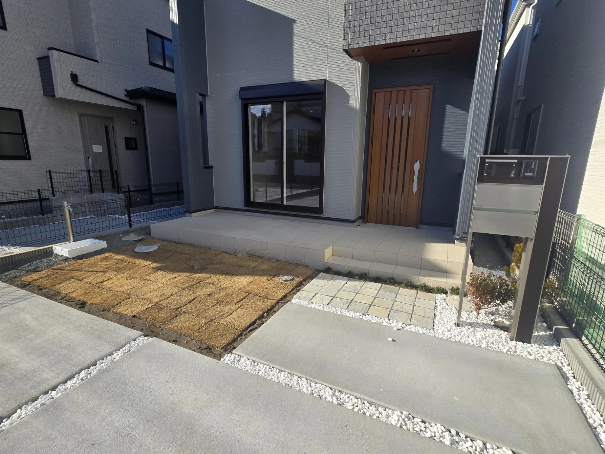 1号棟・庭　R7.12.22