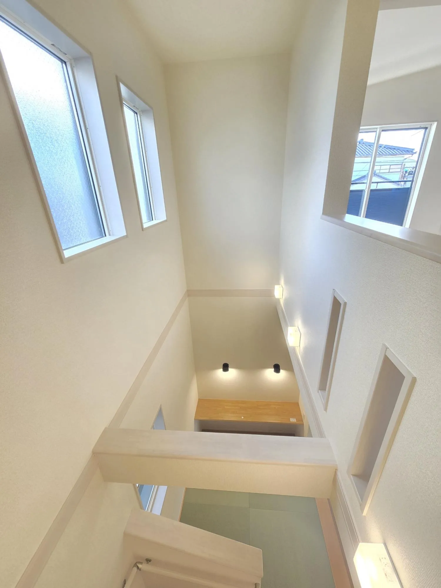 1号棟　階段吹抜　R7.12.12