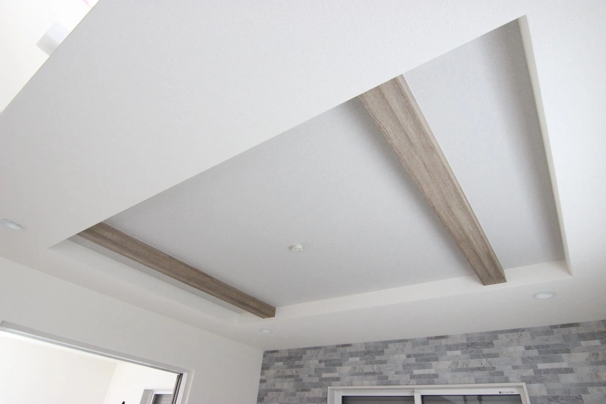 2号棟　リビング(折上天井)　R7.11.23