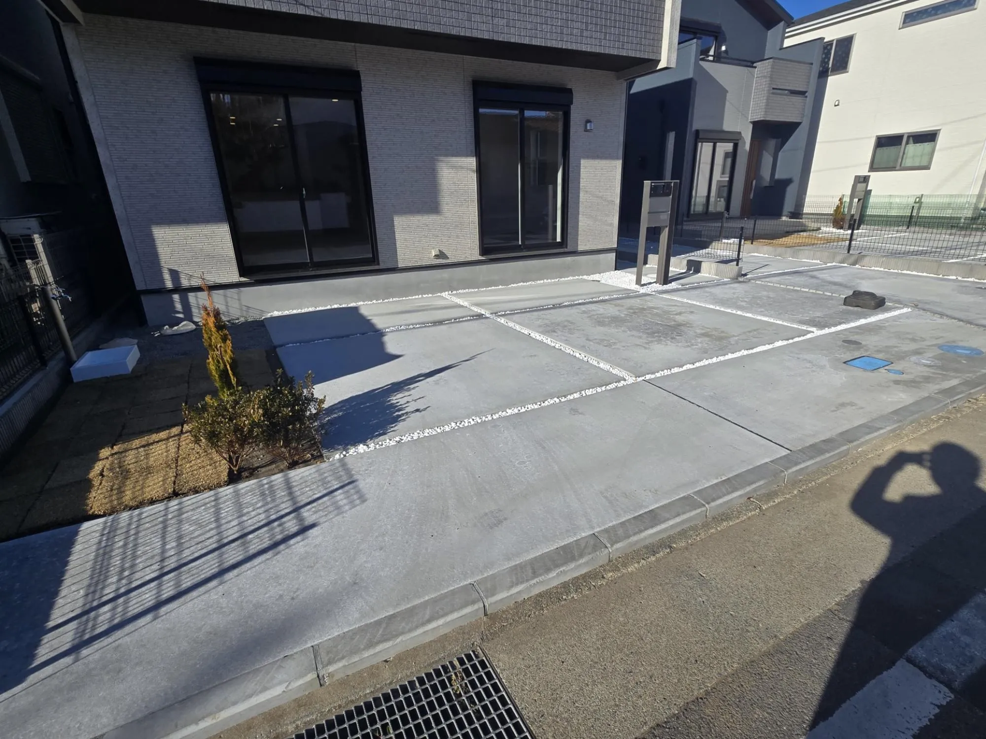 2号棟・カースペース、庭　R7.12.22