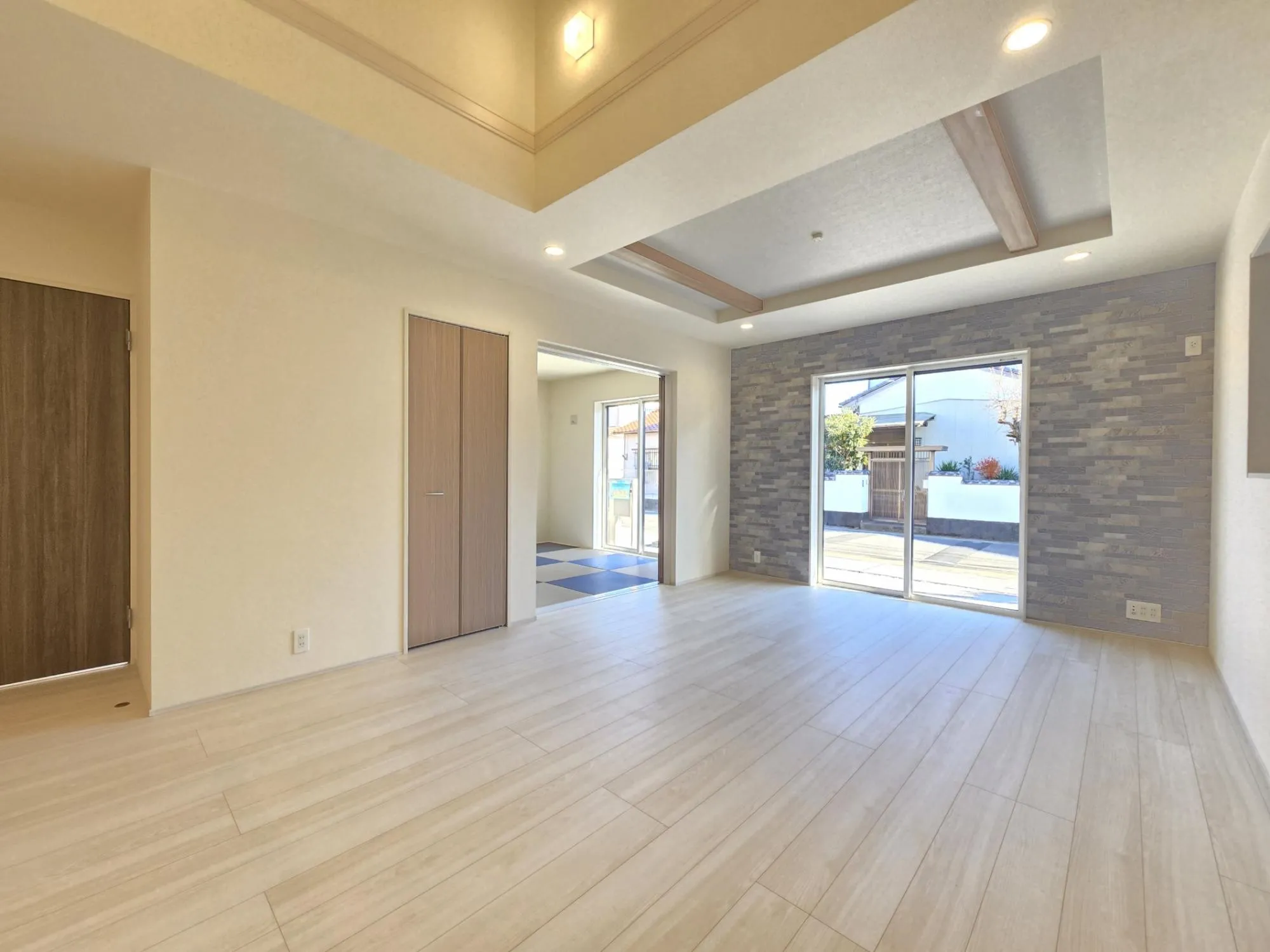 2号棟　リビング　R7.12.12