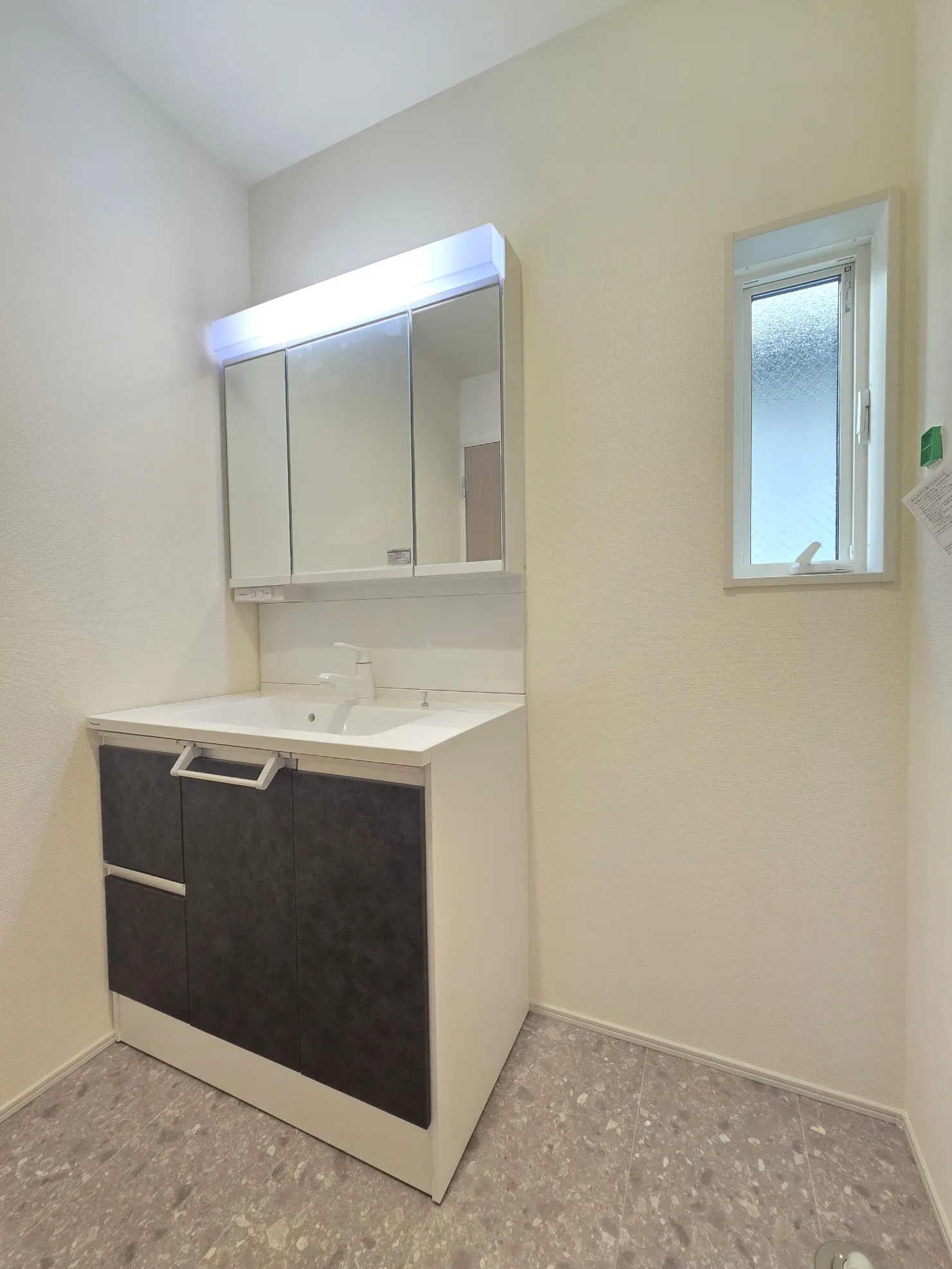 2号棟　洗面台　R7.12.12