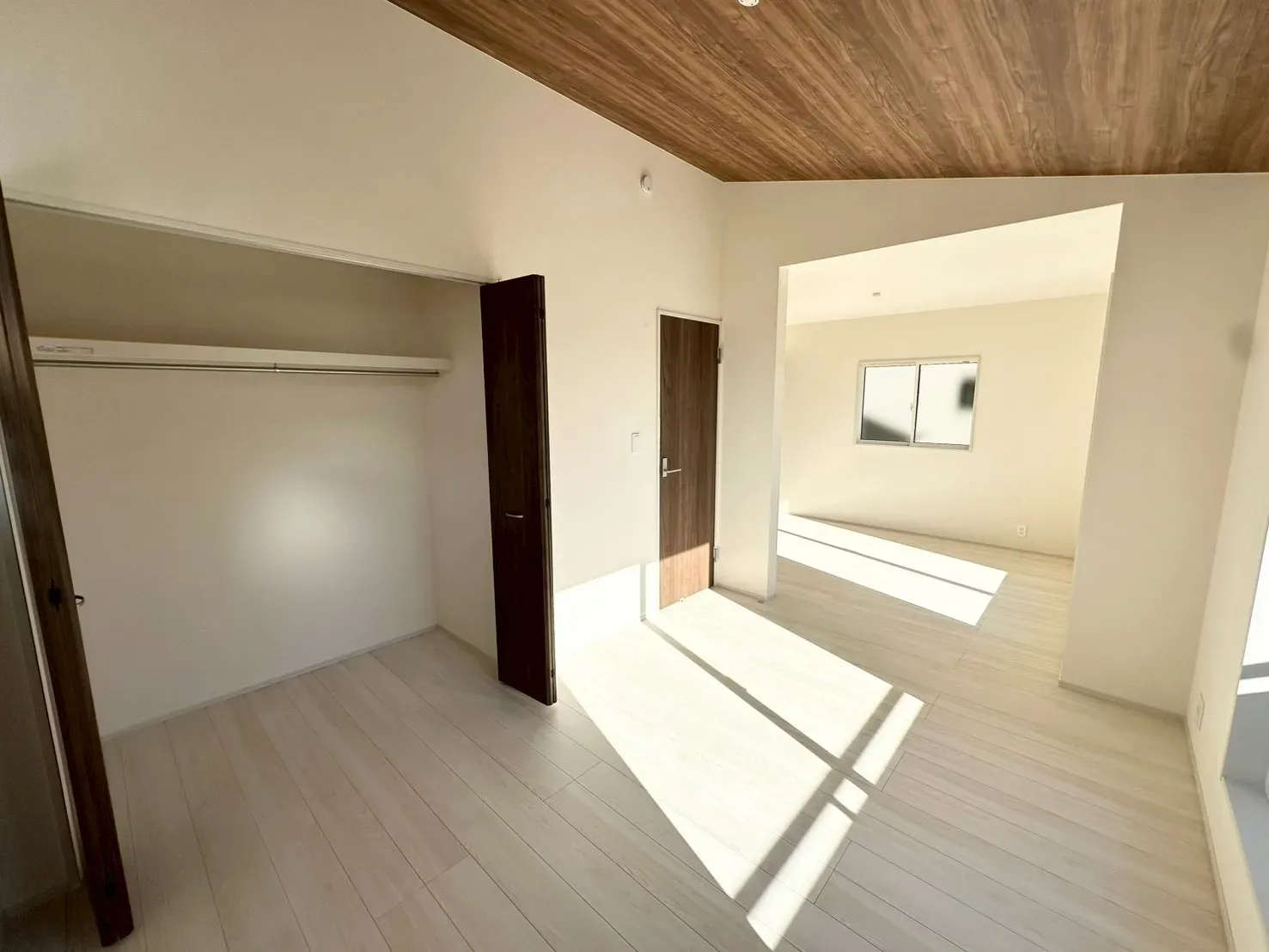 1号棟:洋室(5.25×6.21帖)