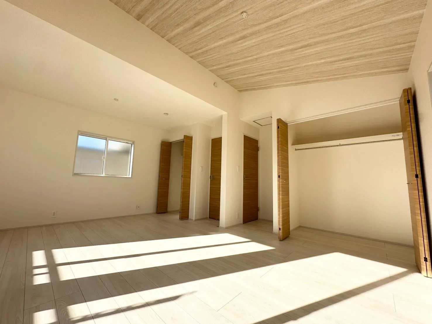 2号棟:洋室(5.0×6.0帖)