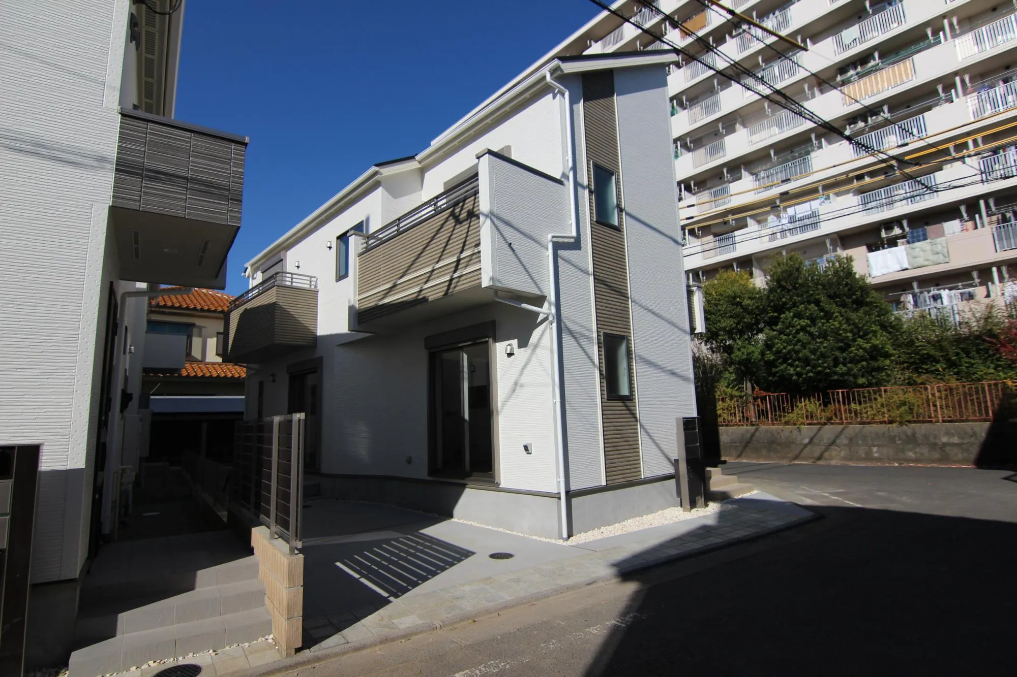 外観写真①(2025年12月7日撮影)東栄住宅の家は、住宅性能評価を「設計」と「建設」で全棟取得!安心できる住宅となっております。