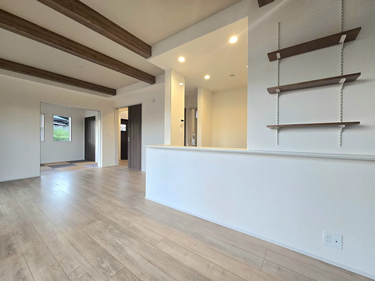 2号棟 リビング(R7.11.13)