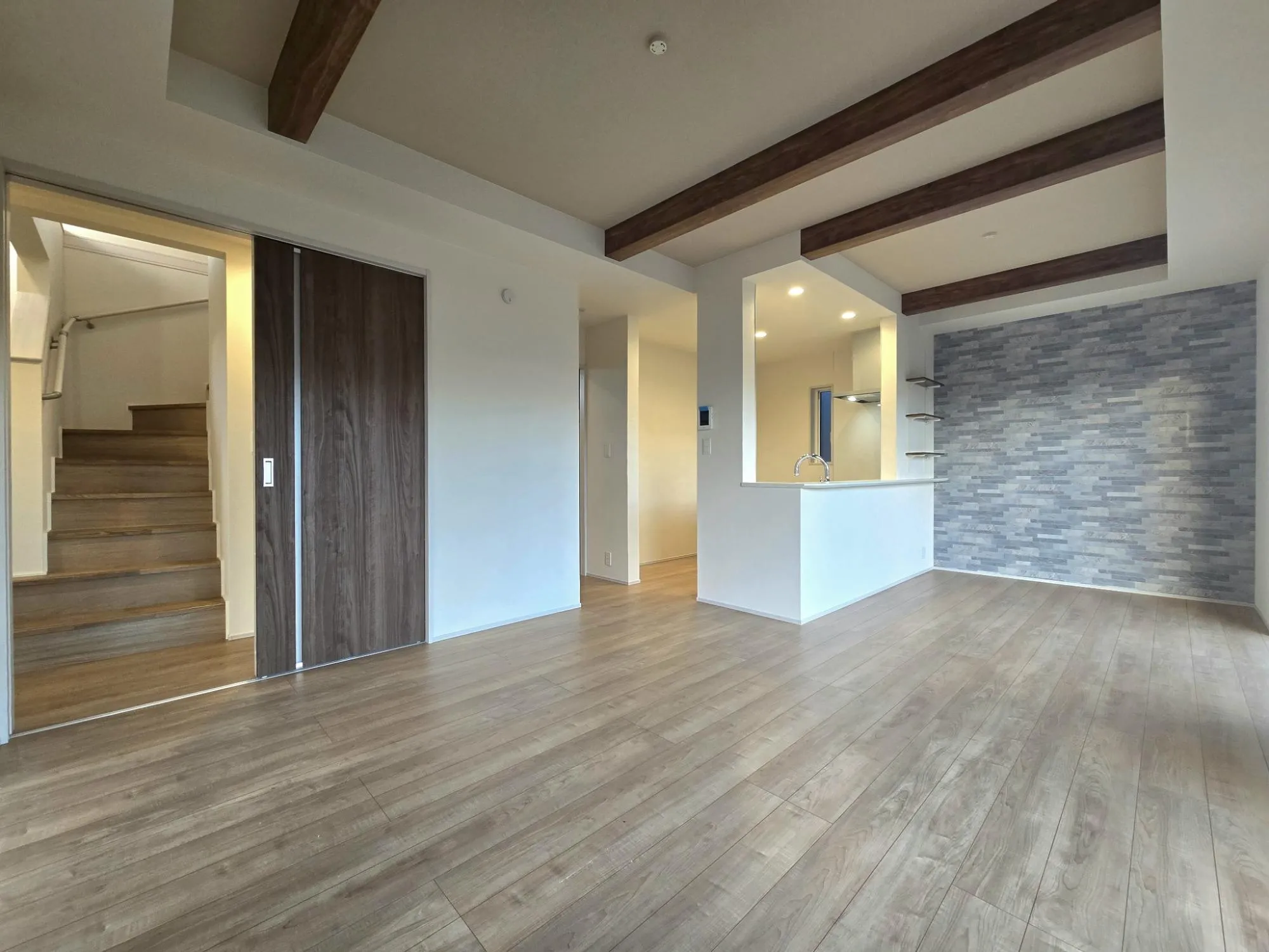 2号棟 リビング(R7.11.13)