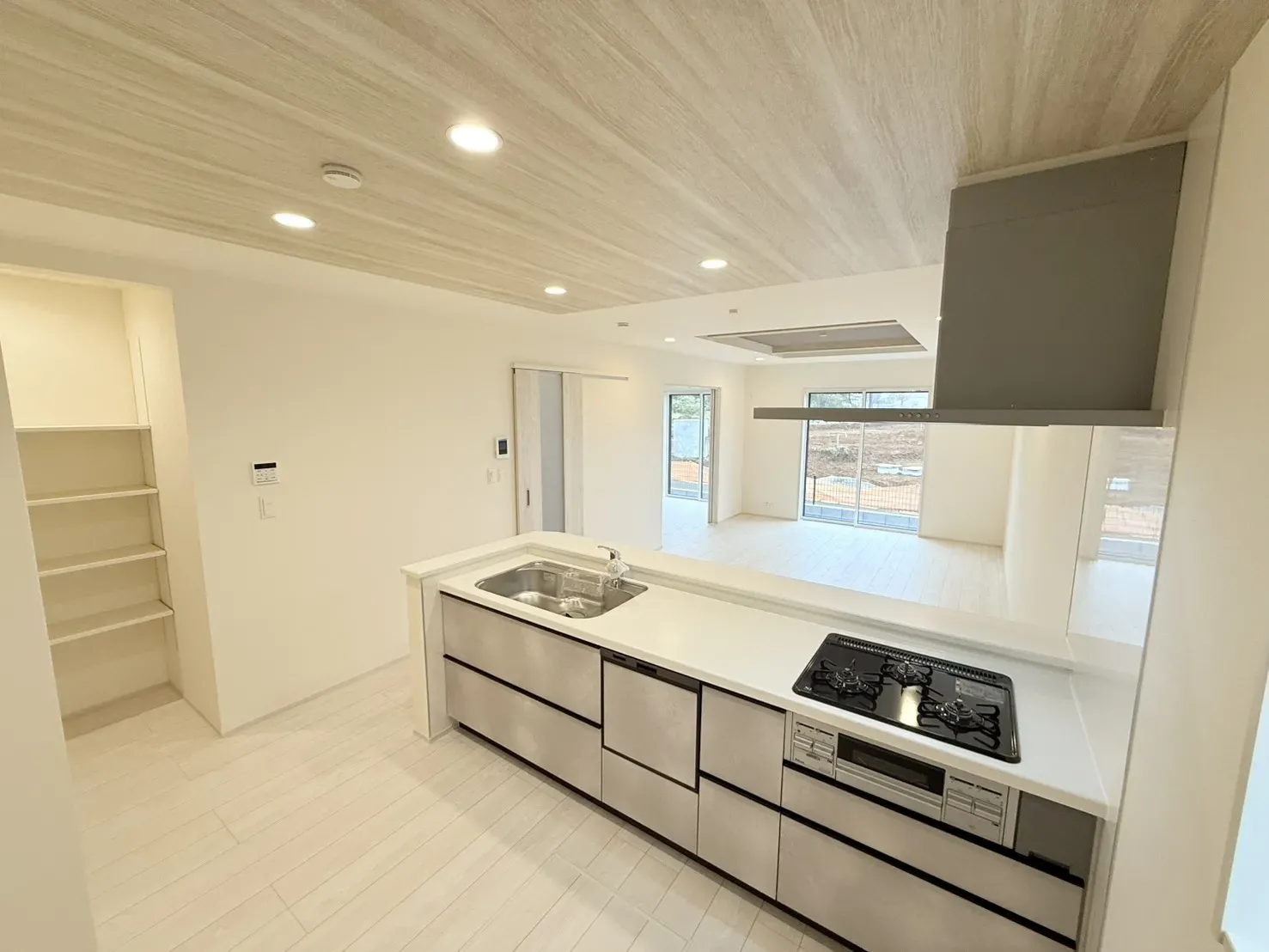 【①号棟　キッチン】