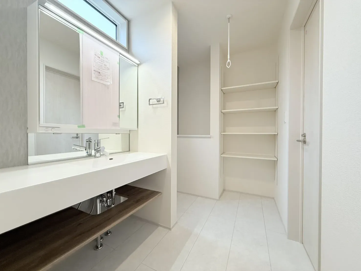 【①号棟　洗面脱衣所】