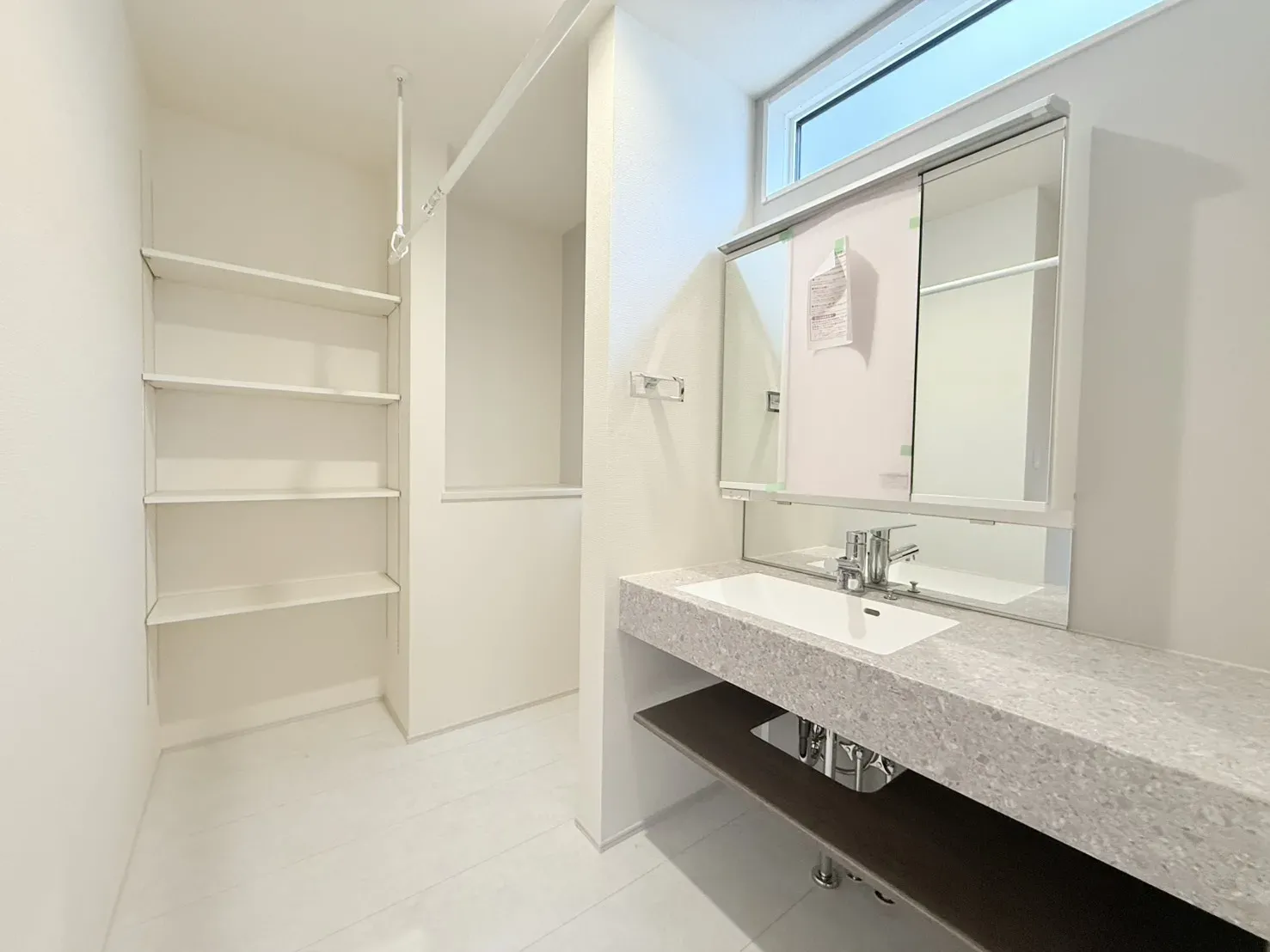 【②号棟　洗面脱衣所】