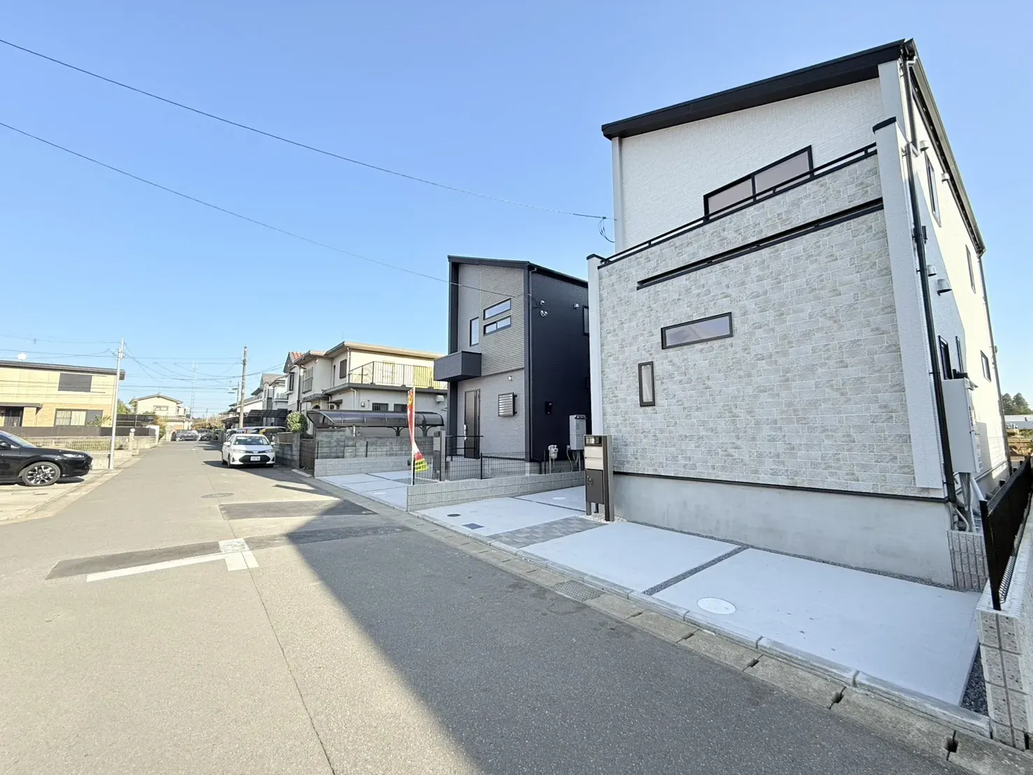 【①・②号棟　外観】