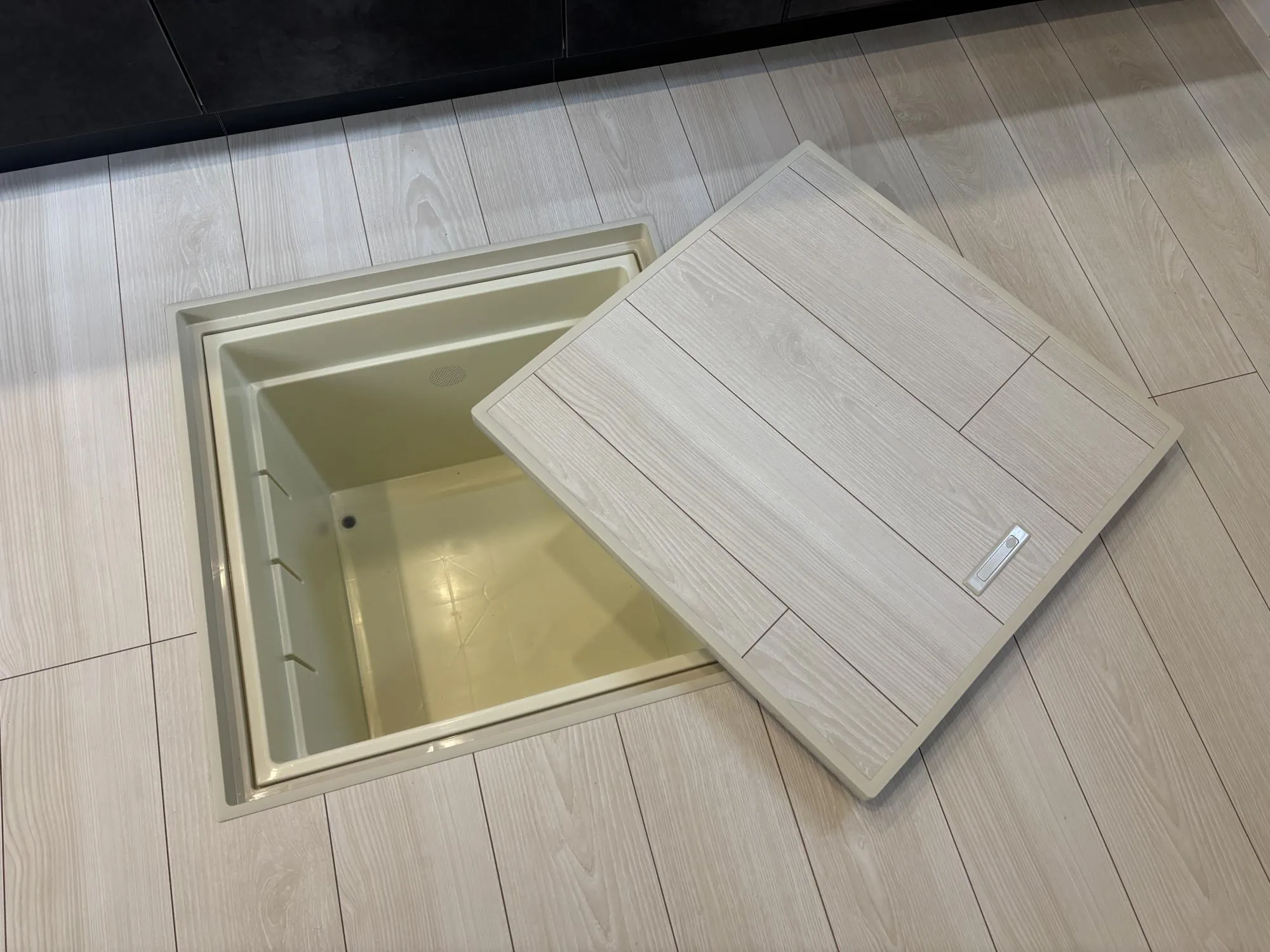 【キッチン床下収納(3号棟)】