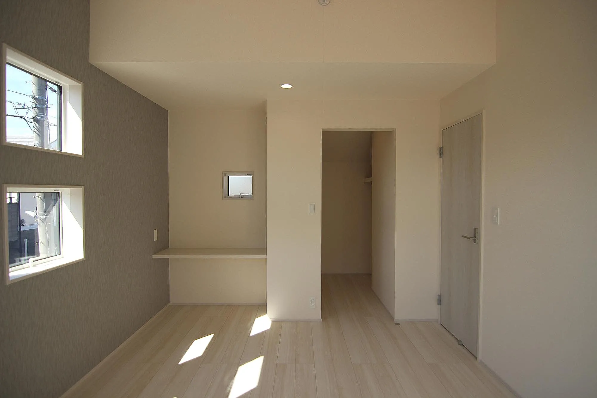 【4号棟　2階洋室(7.37帖)】