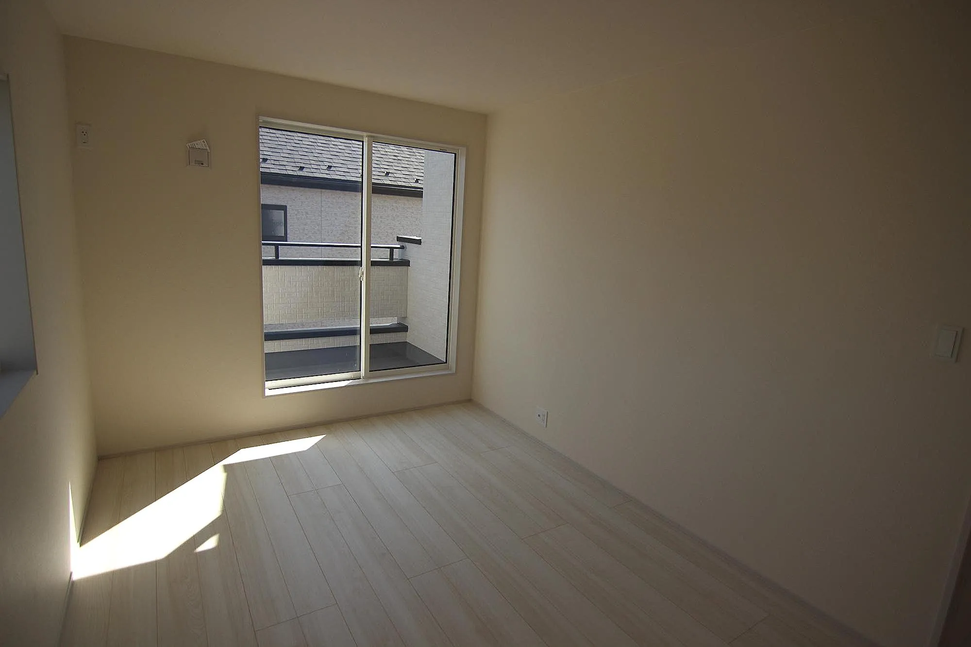 【4号棟　2階洋室(6.75帖)】