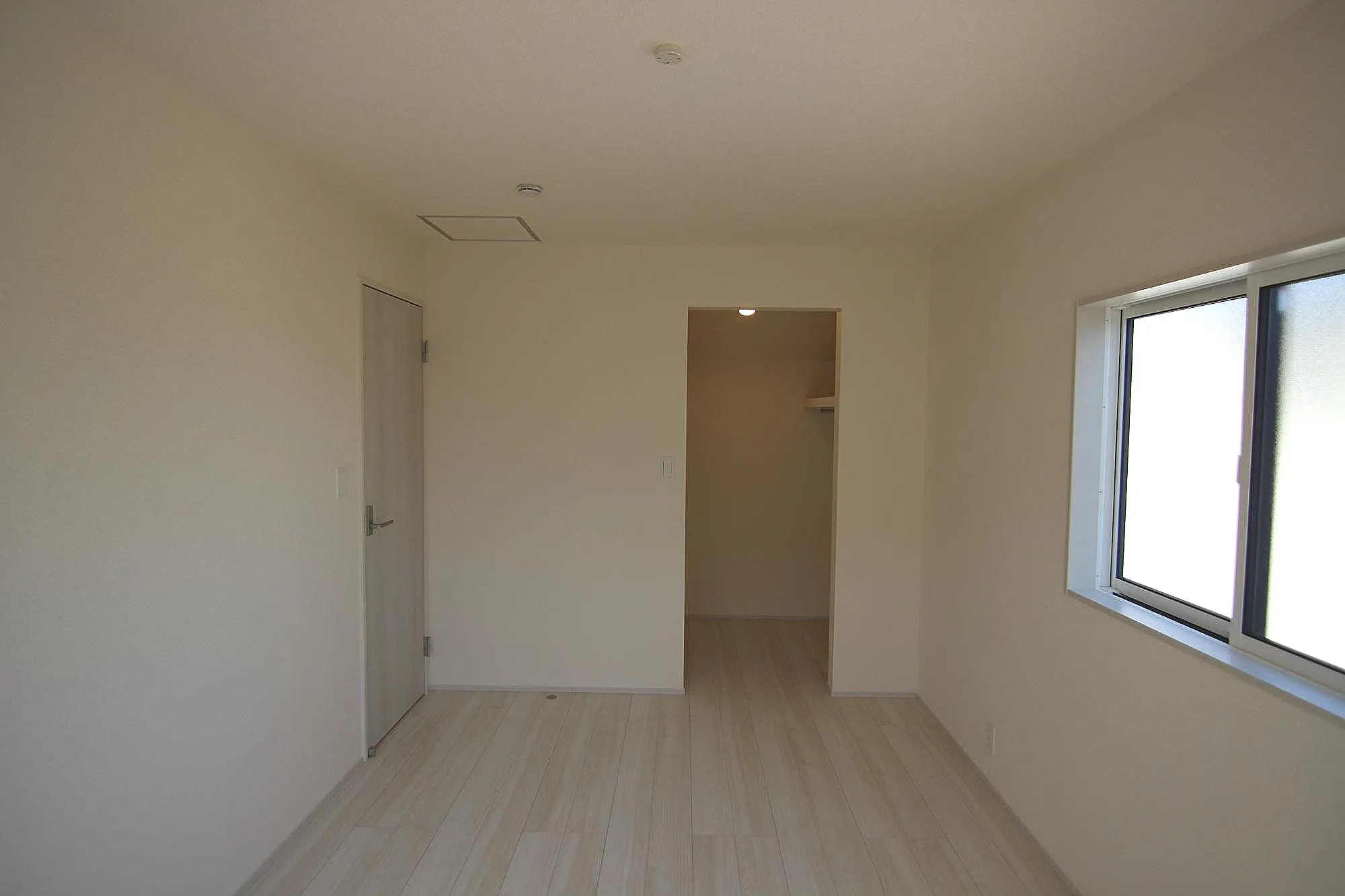 【4号棟　2階洋室(6.75帖)】